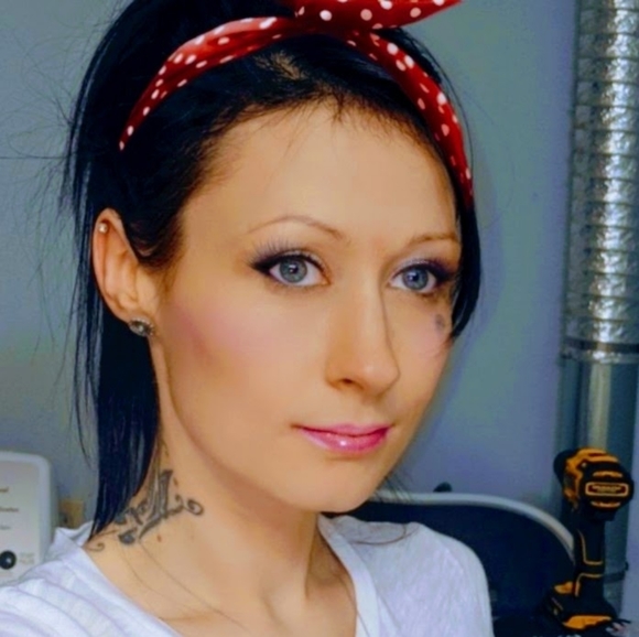 Meet your Posher, Brittany marie - Picture 1 of 2